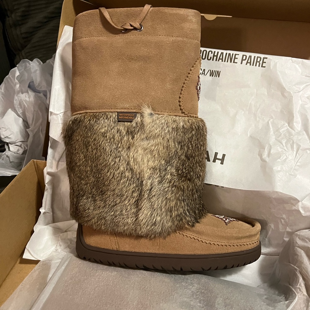 New Manitobah Snowy Owl Boots